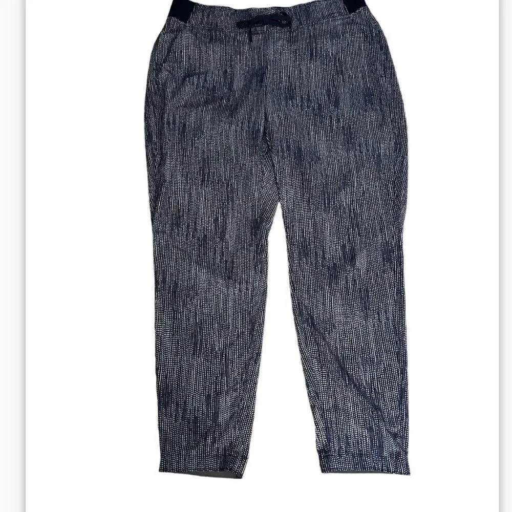 ATHLETA Midtown Batik Blue White Drawstring Stretchy Pull On Ankle Pant Size 12